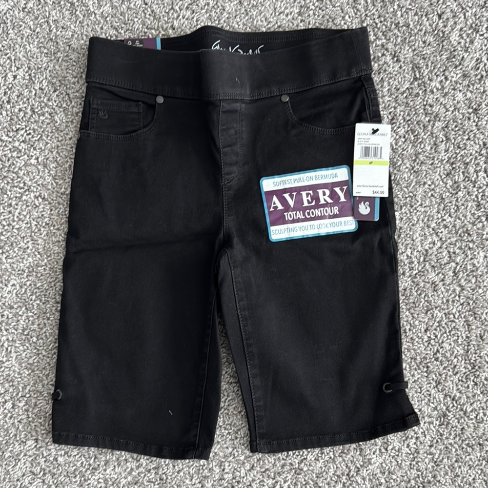 Gloria Vanderbilt Avery Total Contour Black Bermuda Shorts